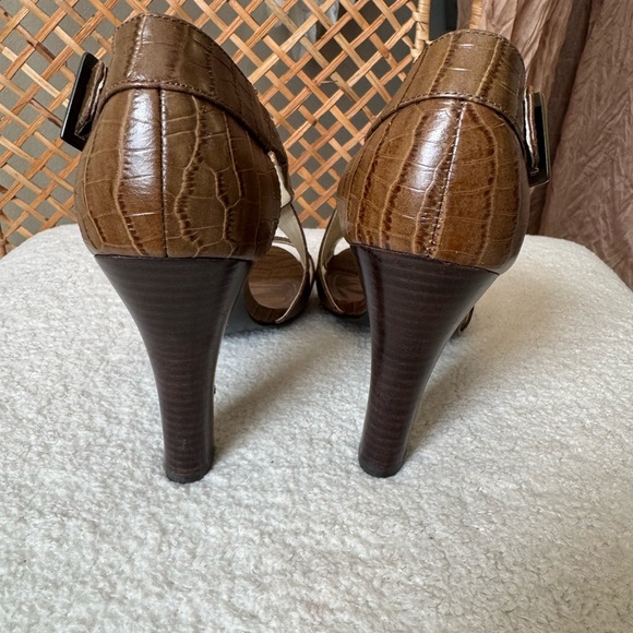 Alfani Croc-Embossed Brown Sandals - Picture 9 of 13